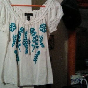 White short sleeve top